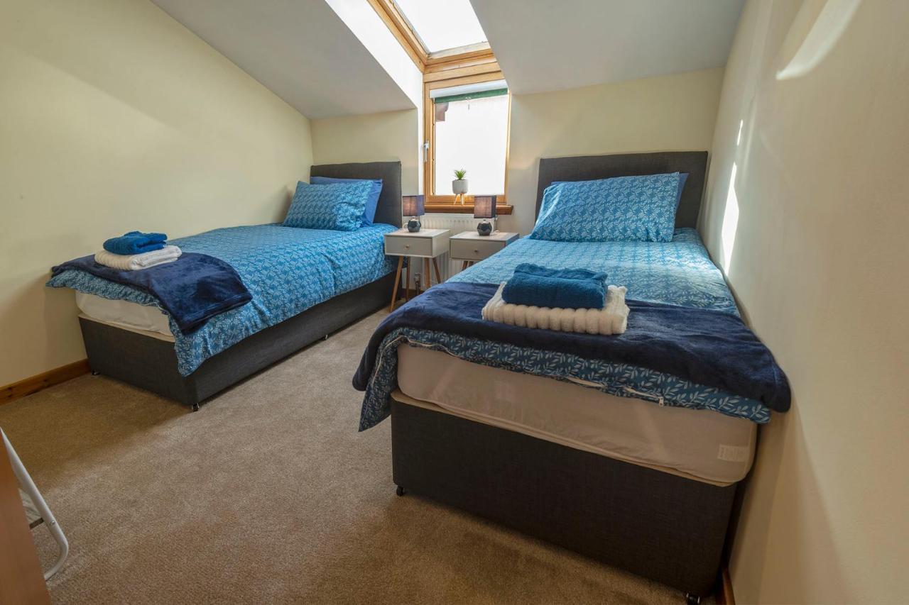 Stylish 2 Bedroom - 2 Miles Inverness City Centre Quarto foto